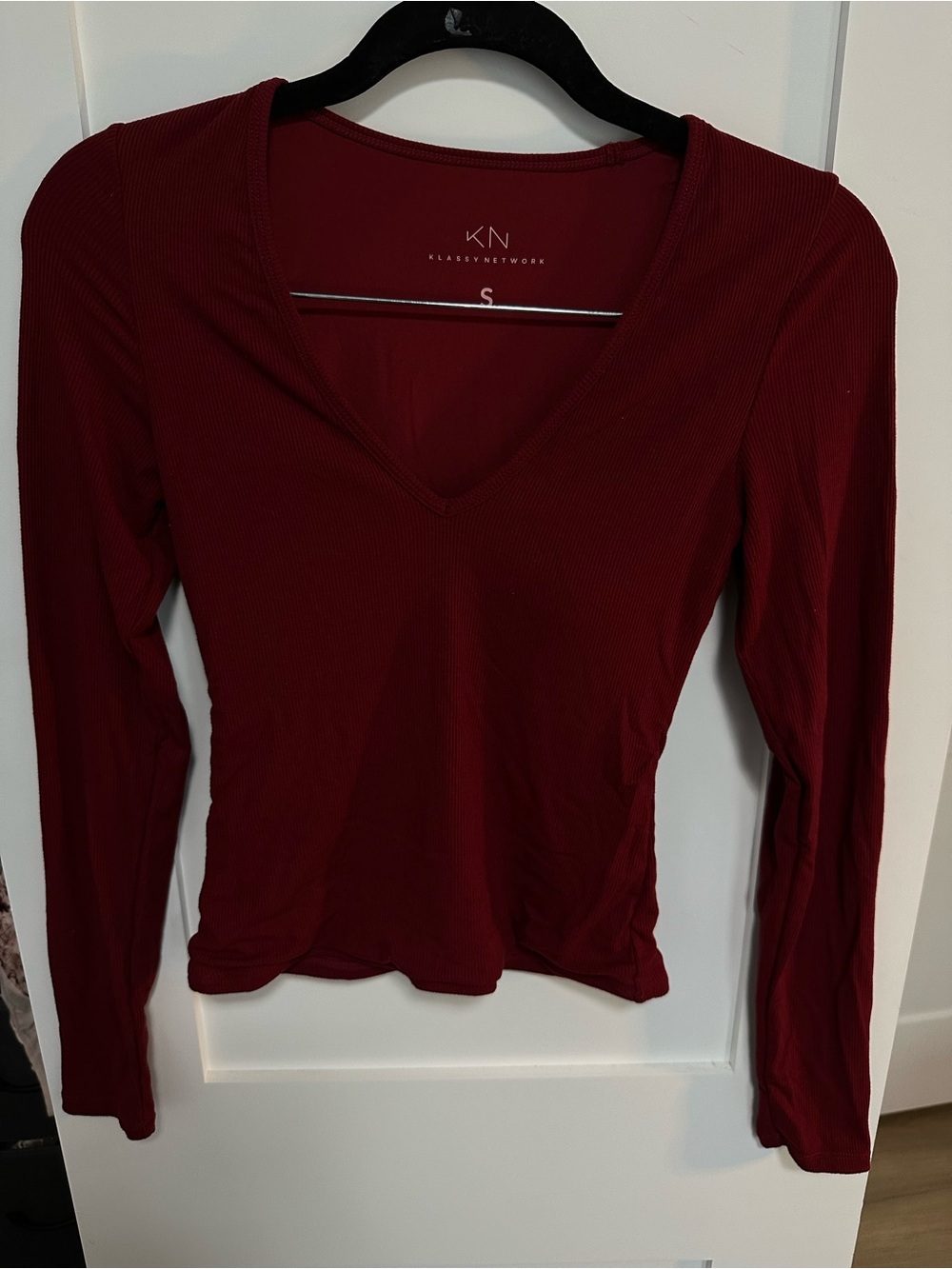 Klassy Network Women's Long Sleeve V-Neck w Built In Bra - Burgundy Size S